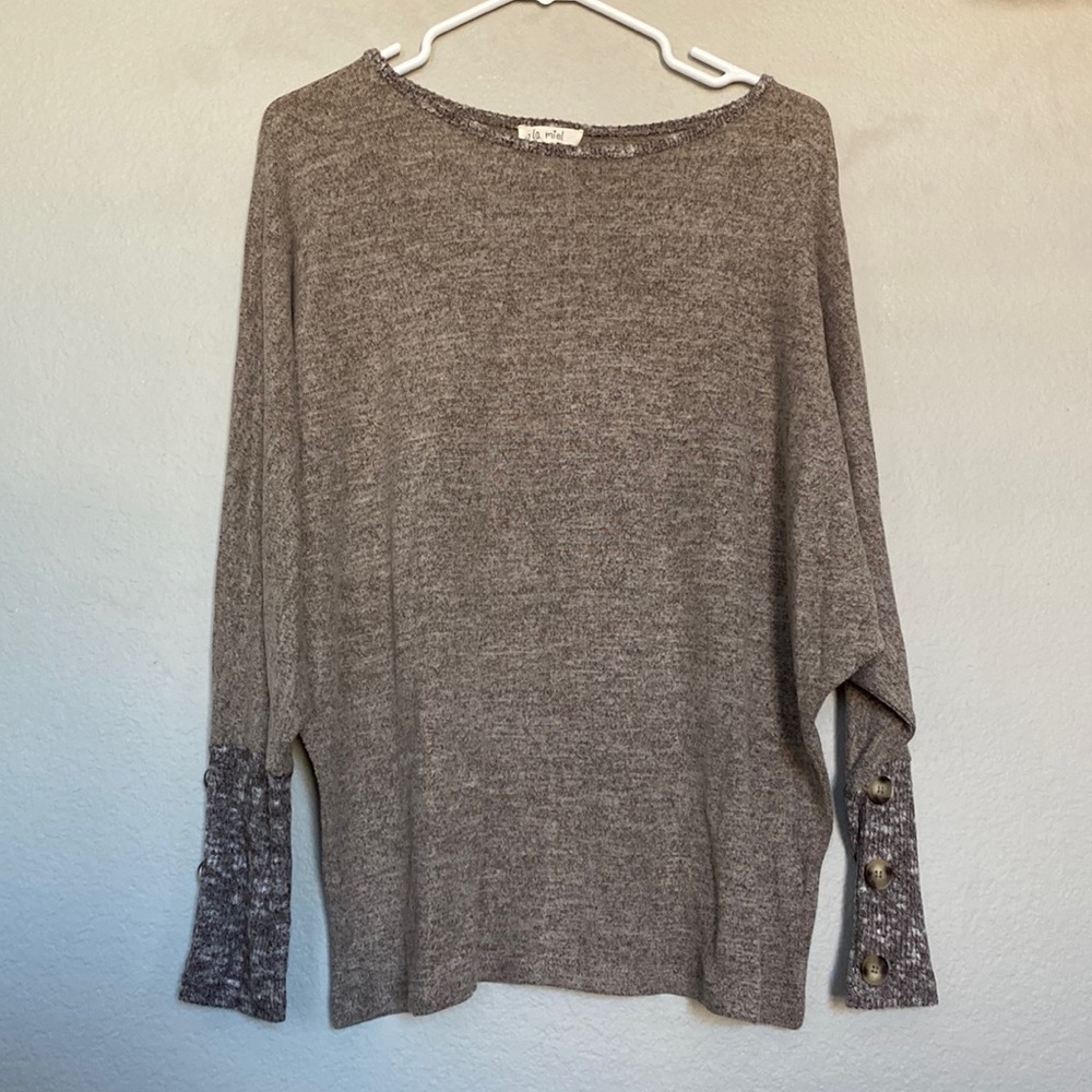 **BRAND NEW** Long sleeve tee